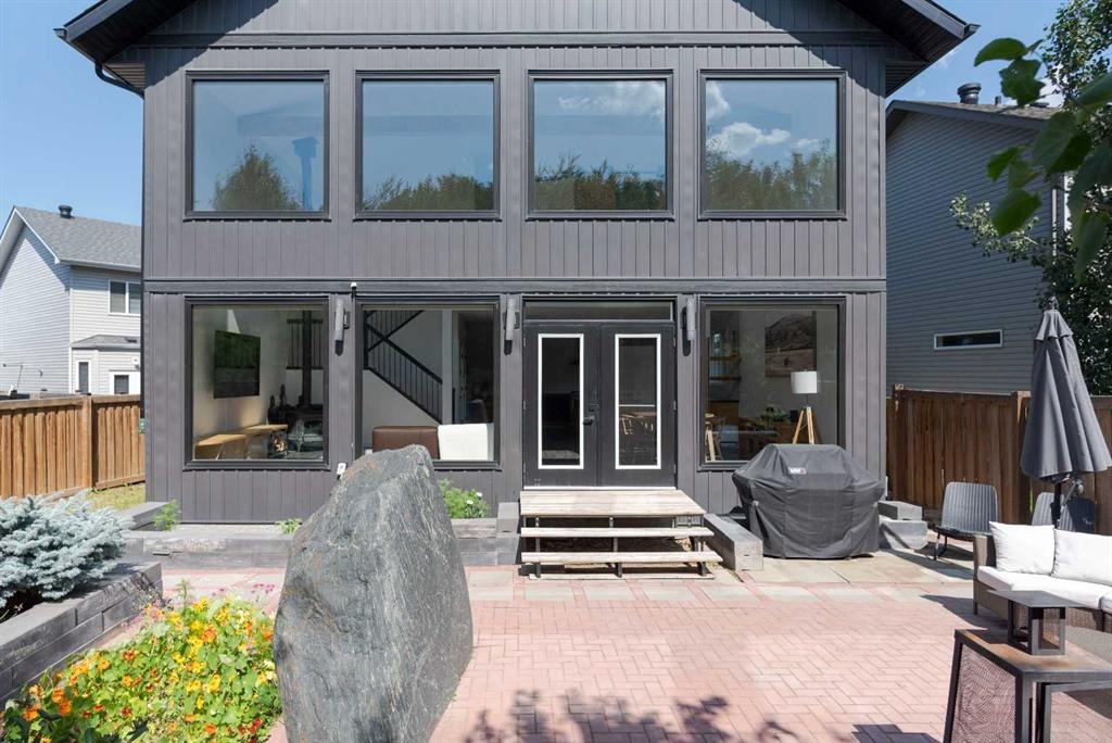 137 Pearson - Main Image