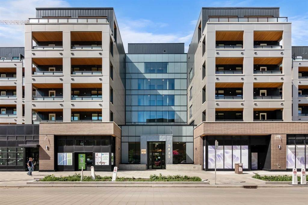 3932 University - Main Image