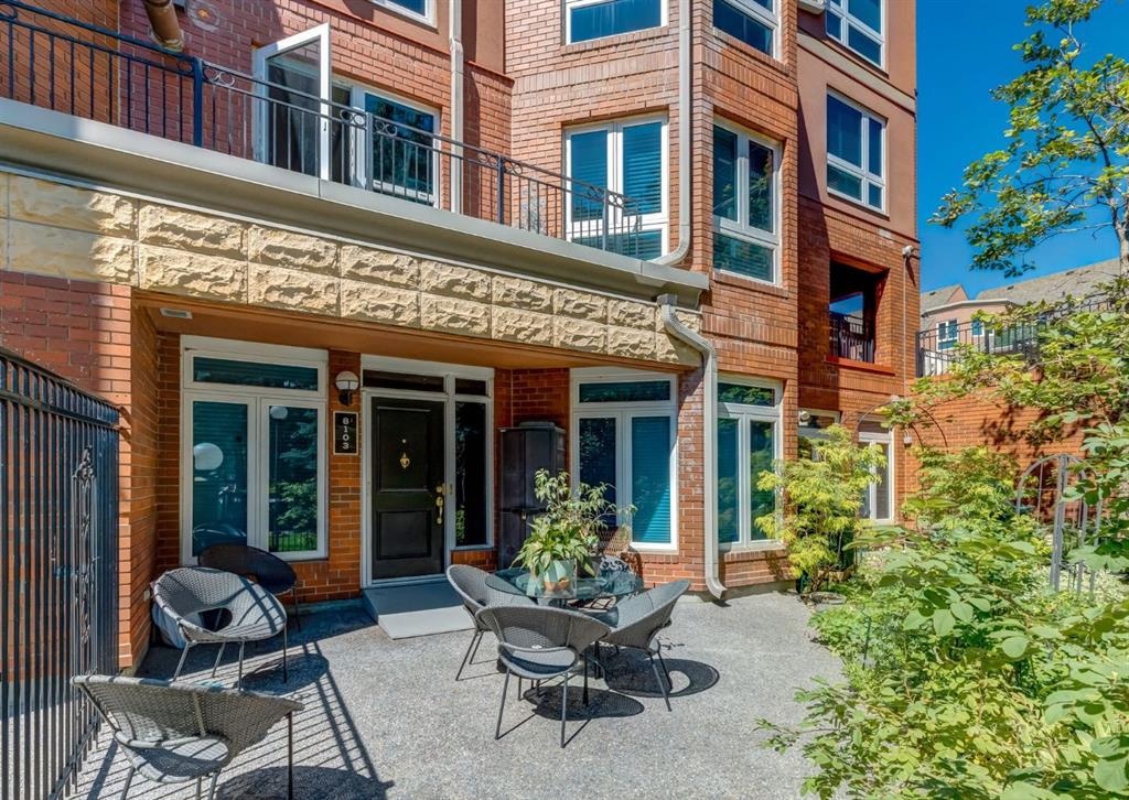 400 Eau Claire - Main Image