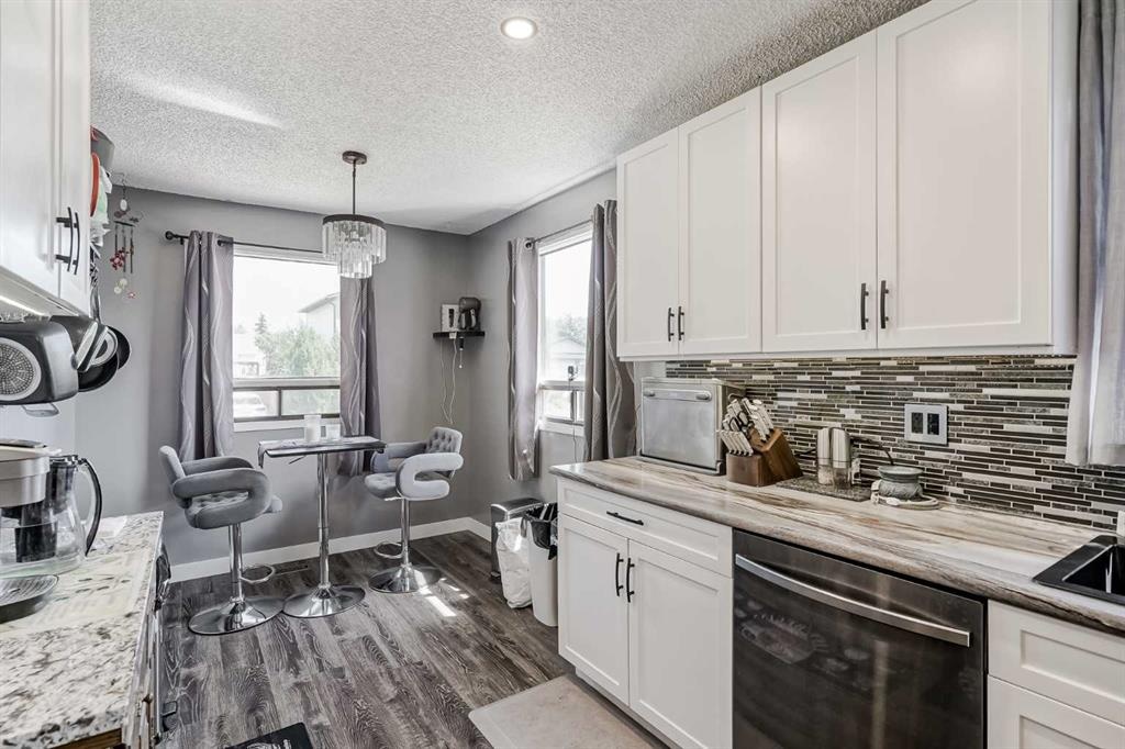 563 Deerpath - Main Image
