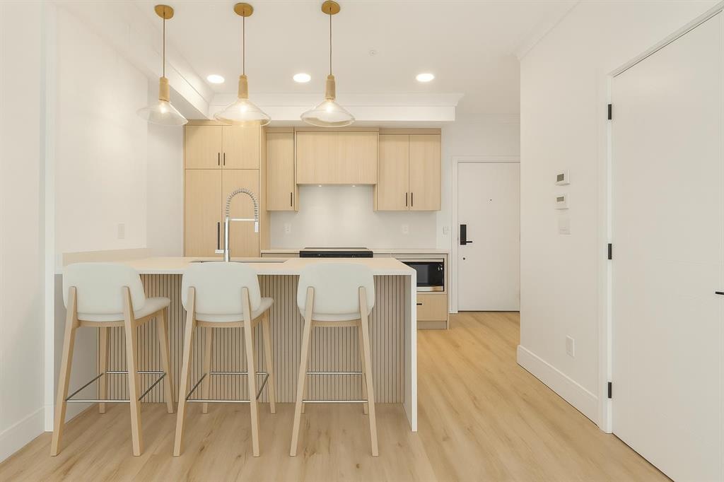 4270 Norford - Main Image