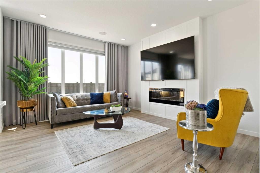 44 Magnolia - Main Image