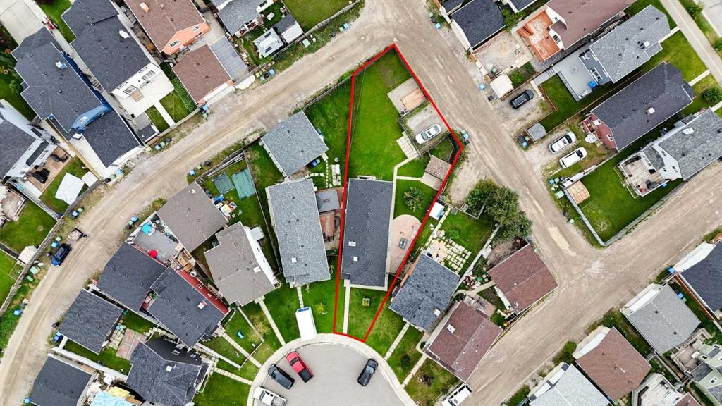 235 Saddlemead - Main Image