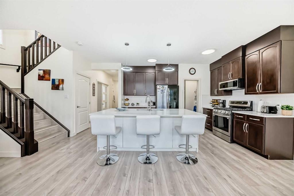 437 Auburn Bay - Main Image