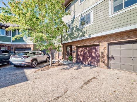 8533 Silver Springs - Main Image