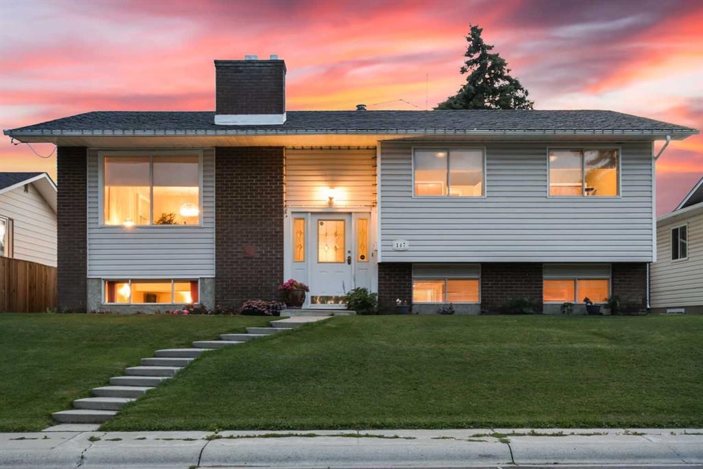 147 Whitehorn - Main Image