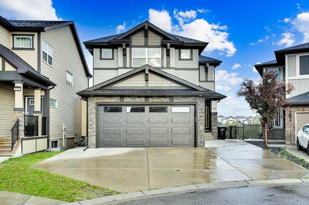 208 Panton - Main Image