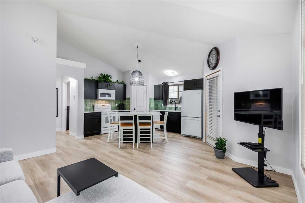 11 Everridge - Main Image