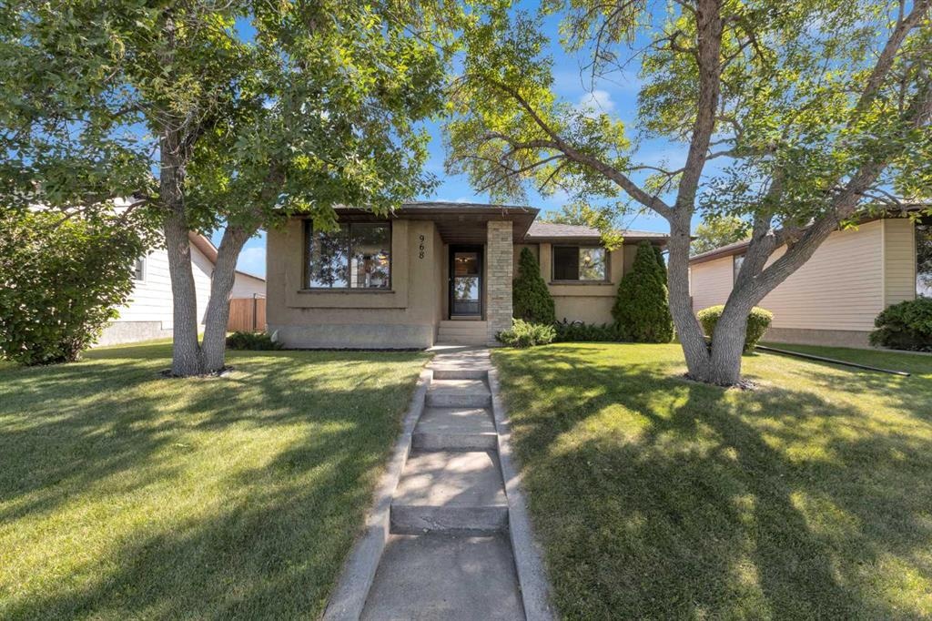 968 Abbotsford - Main Image