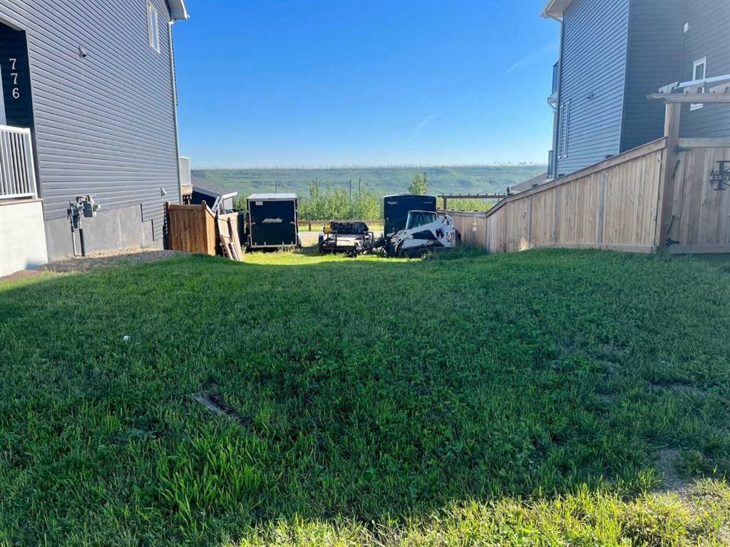 772 Athabasca - Main Image