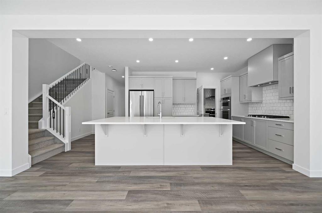 430 Corner Glen - Main Image