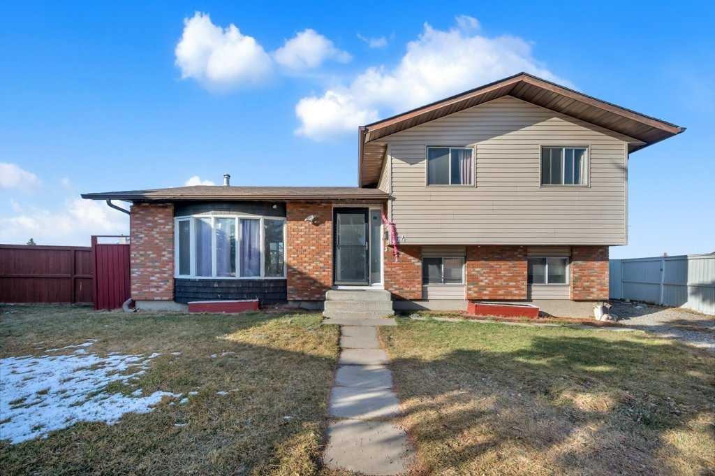 64 Castledale - Main Image