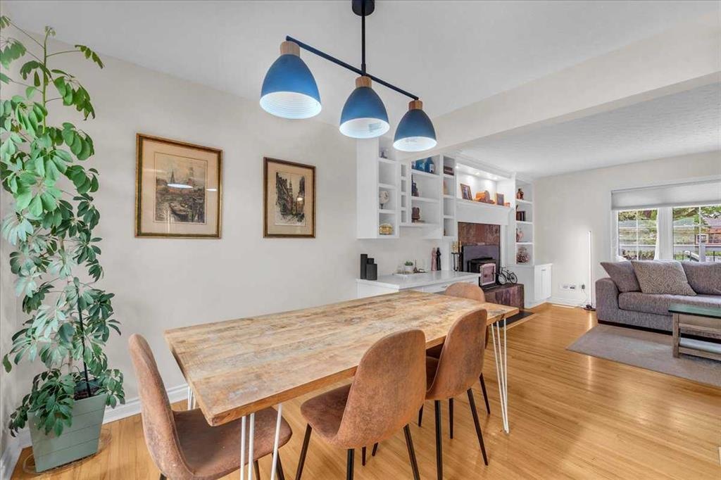 85 Warwick - Main Image