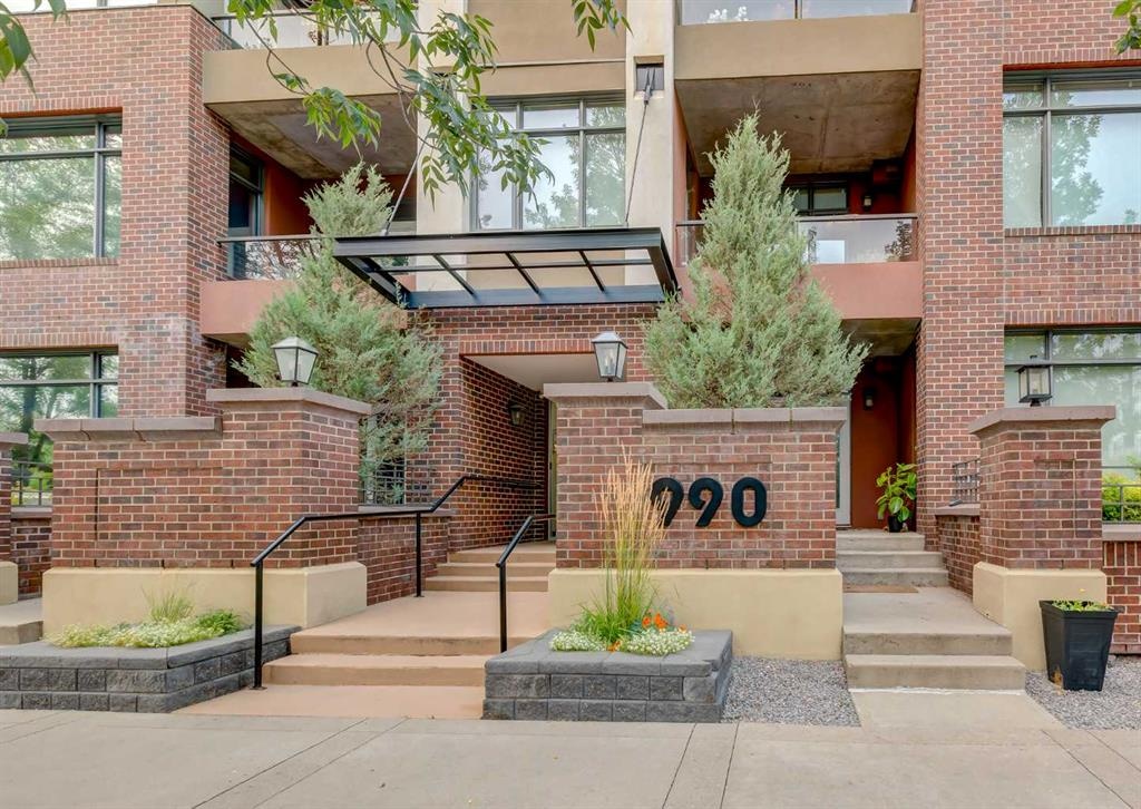 990 Centre - Main Image