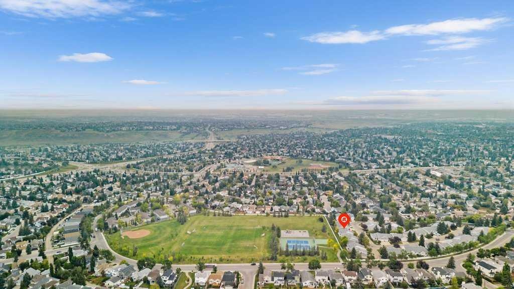 83 Macewan Park - Main Image