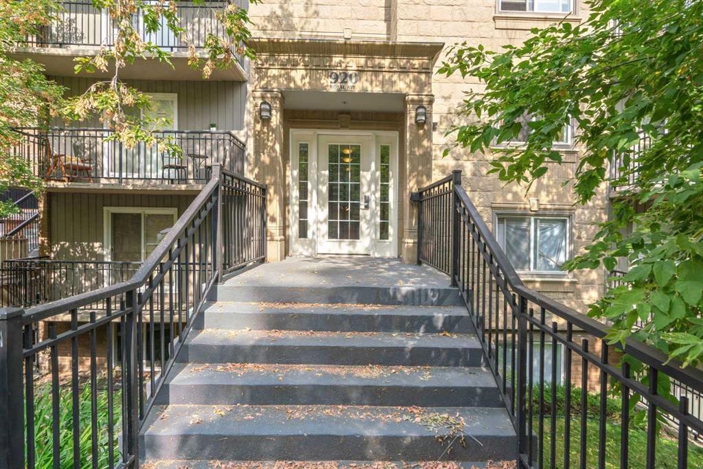 920 Royal - Main Image