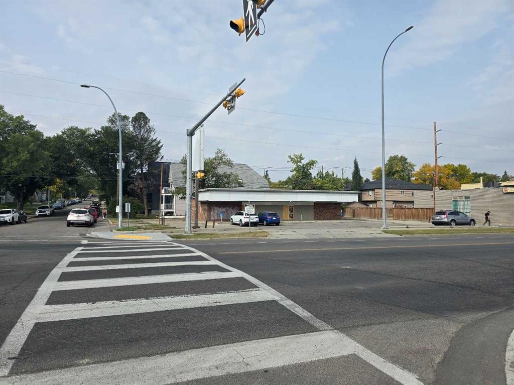 2903 Centre - Main Image