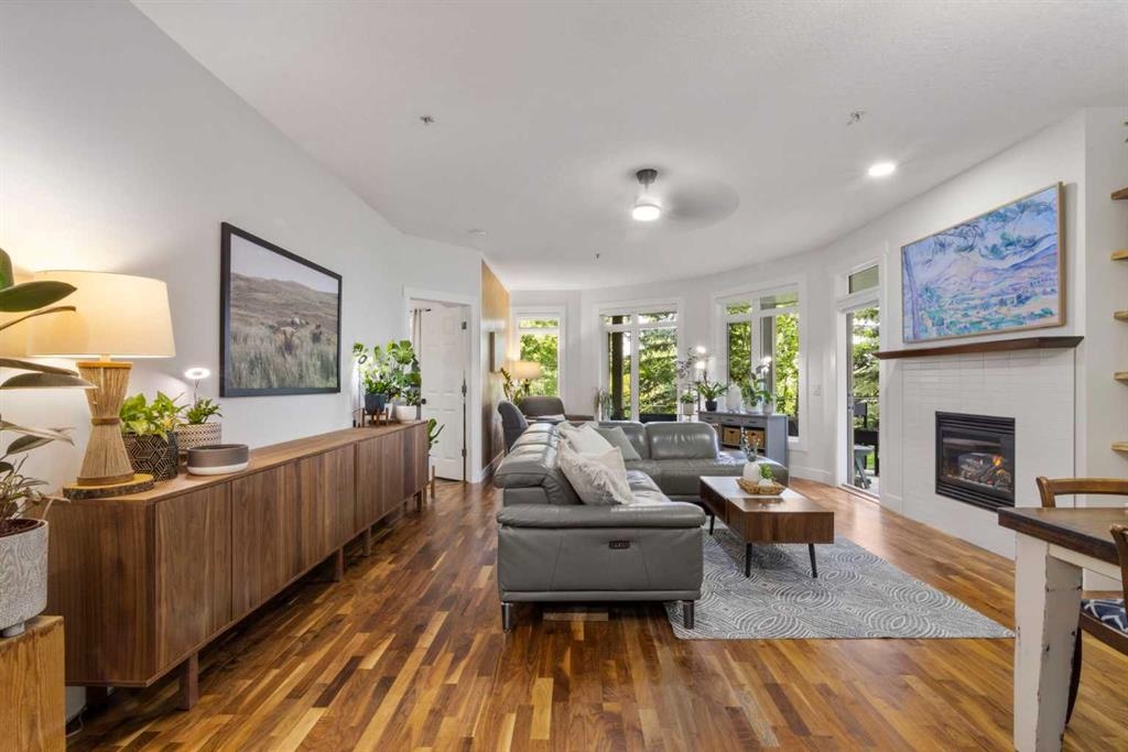 8 Hemlock - Main Image