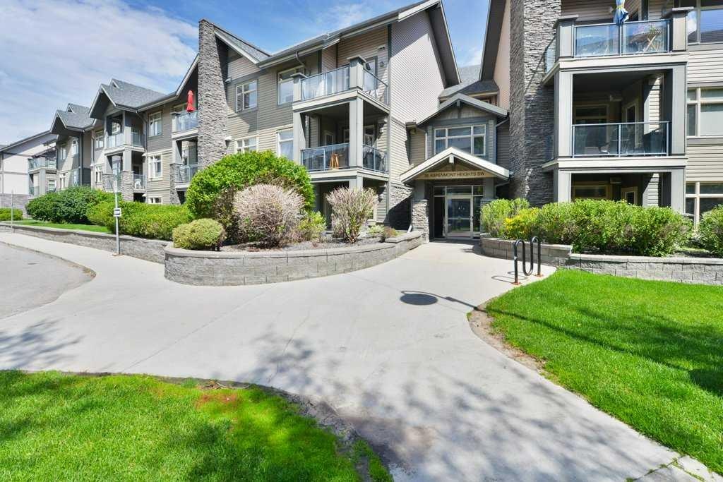 35 ASPENMONT - Main Image