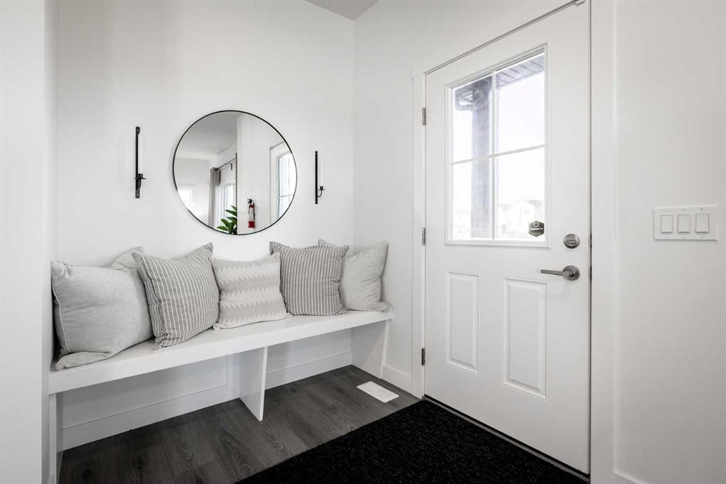 19 Creekstone - Main Image