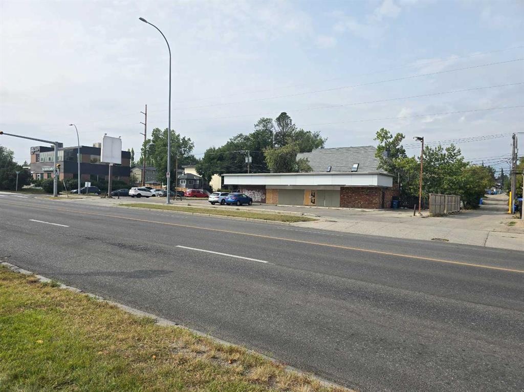 2903 Centre - Main Image