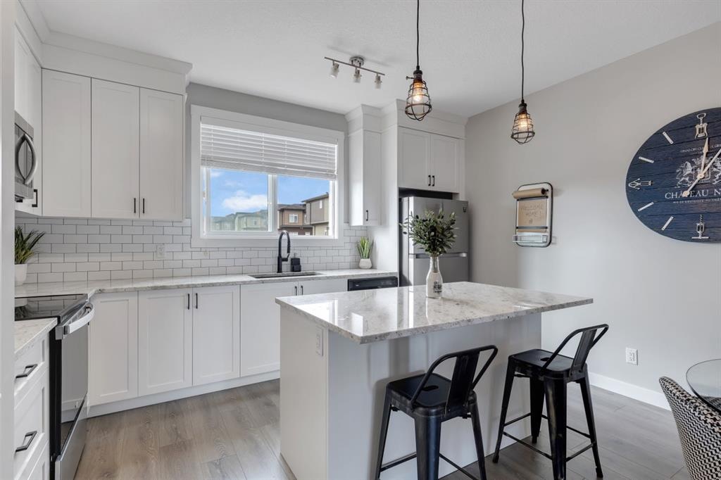 11 Sage Bluff - Main Image
