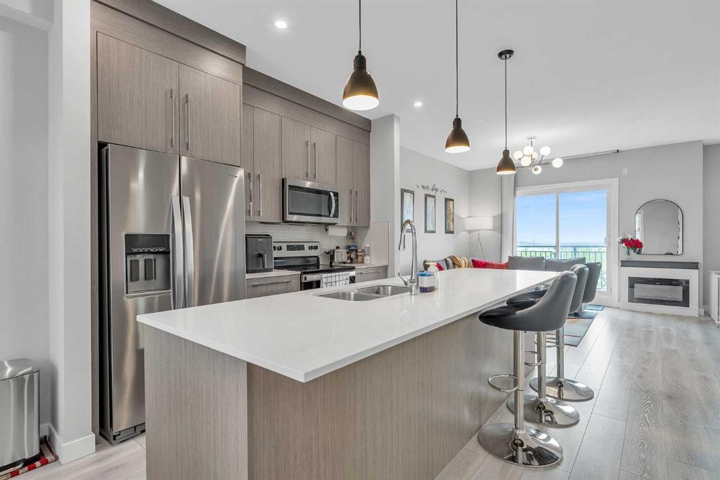 1713 Cornerstone - Main Image