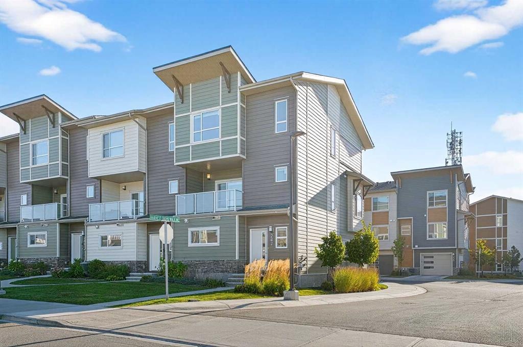 242 Harvest Hills - Main Image