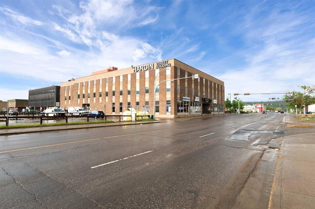 9816 Hardin - Main Image